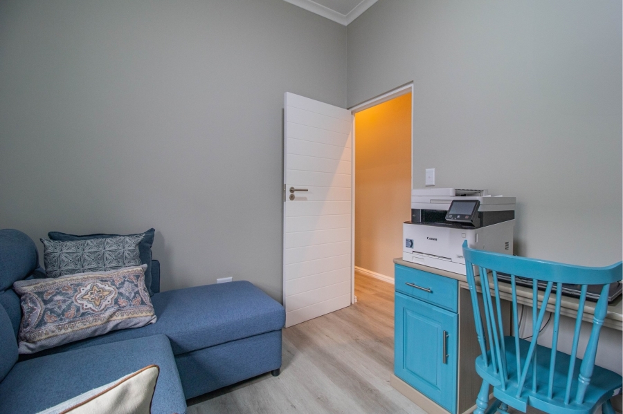3 Bedroom Property for Sale in Aan de Wijnlanden Western Cape